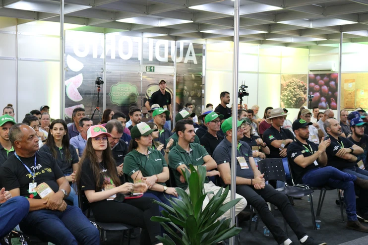 13ce3e_af88935feede4230ac2ef67a375c4358~mv2